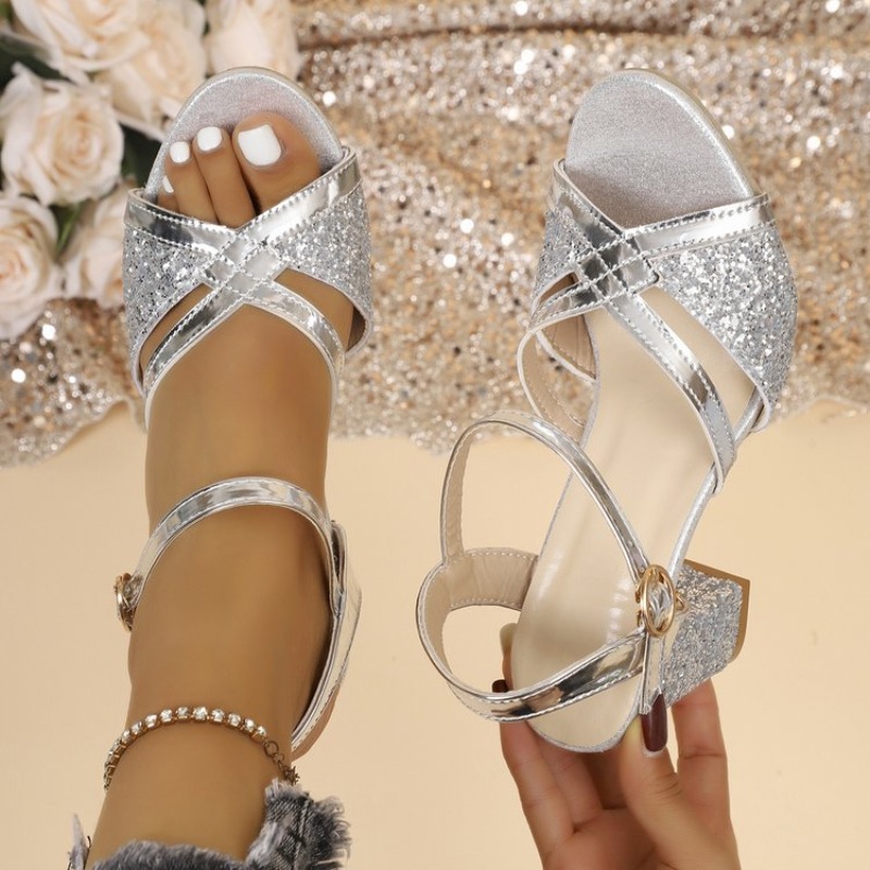 Women Shoes Model - Kadın Blok Topuklu Sandalet Altın Işıltılı