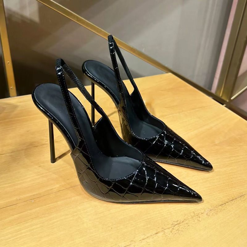 Women Shoes Model - Yeni Basit Sivri Uçlu Oyuk Sandaletler